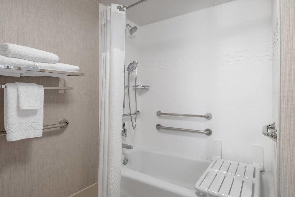Residence Inn Austin South 8/28