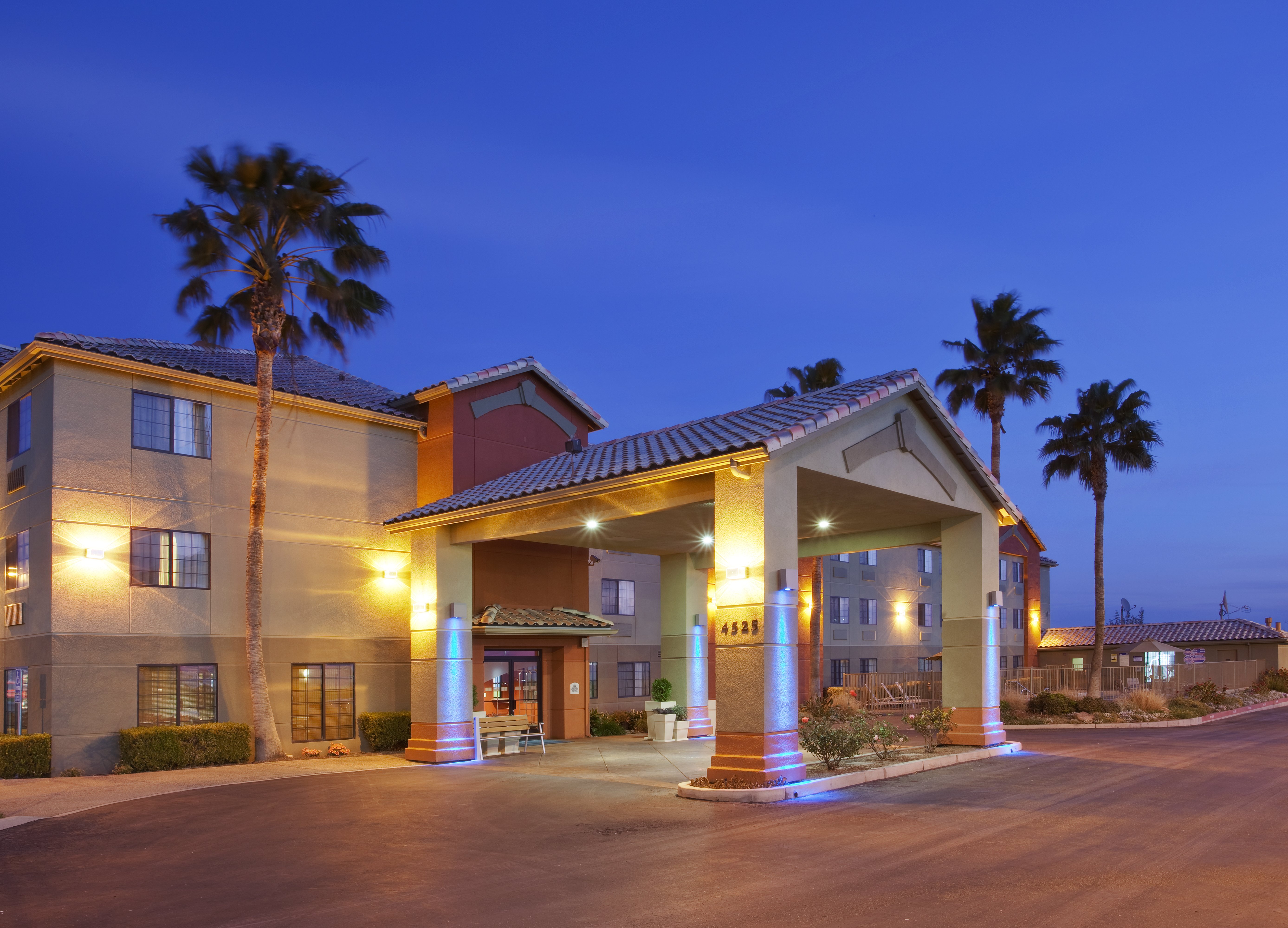 Holiday Inn Express Westley 2/53