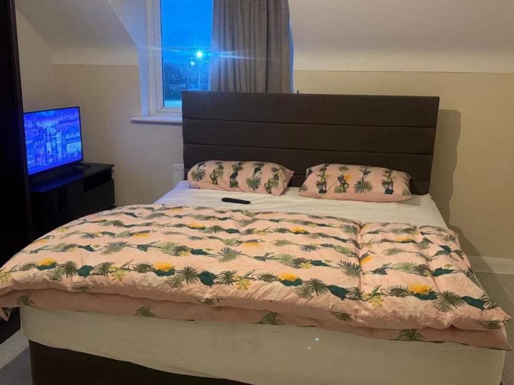 OYO Komegloba Mega room 2/22