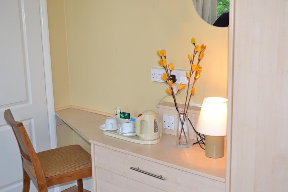 Croft Hotel 42/60