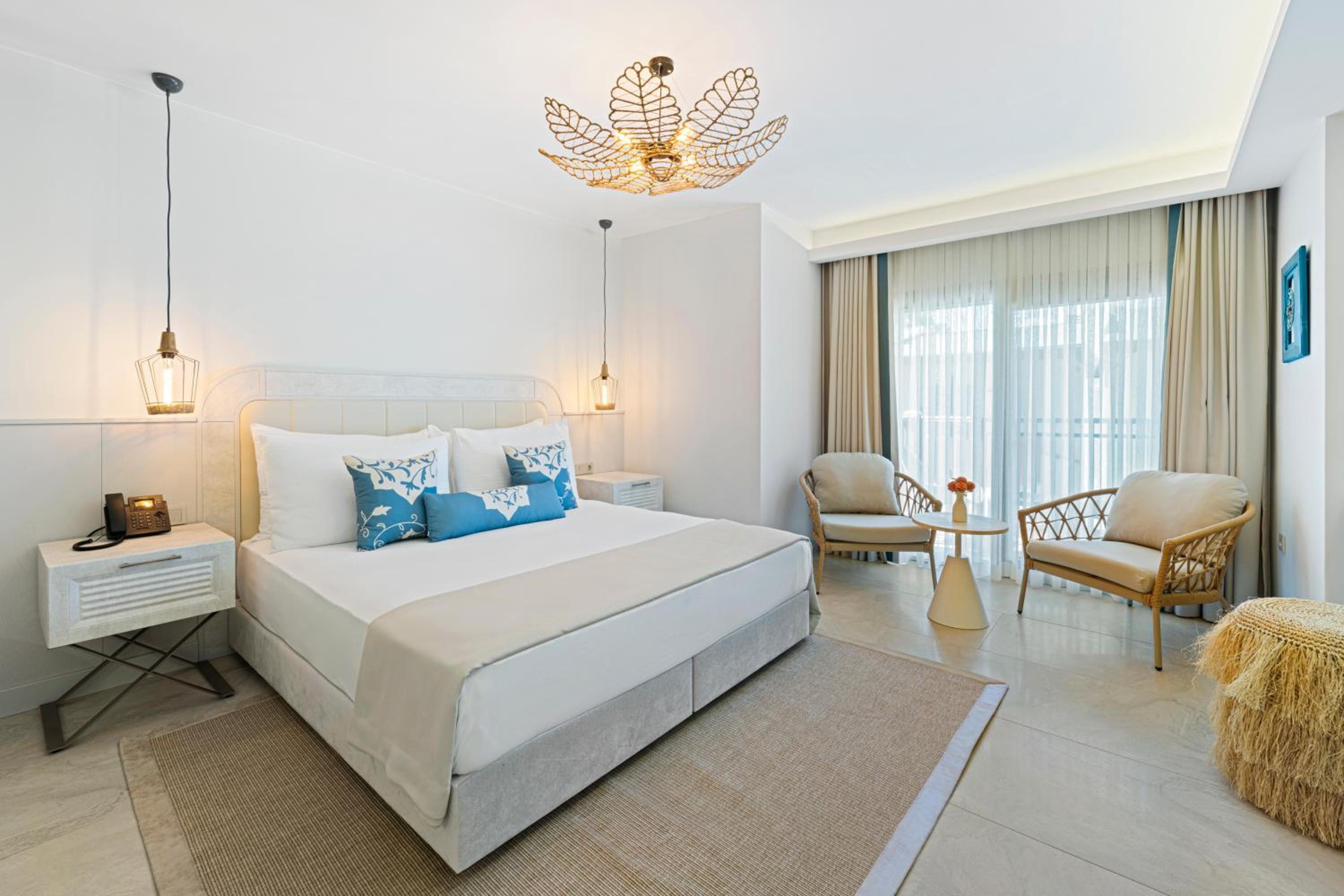 Deluxe, Double or Twin Bed, Garden View