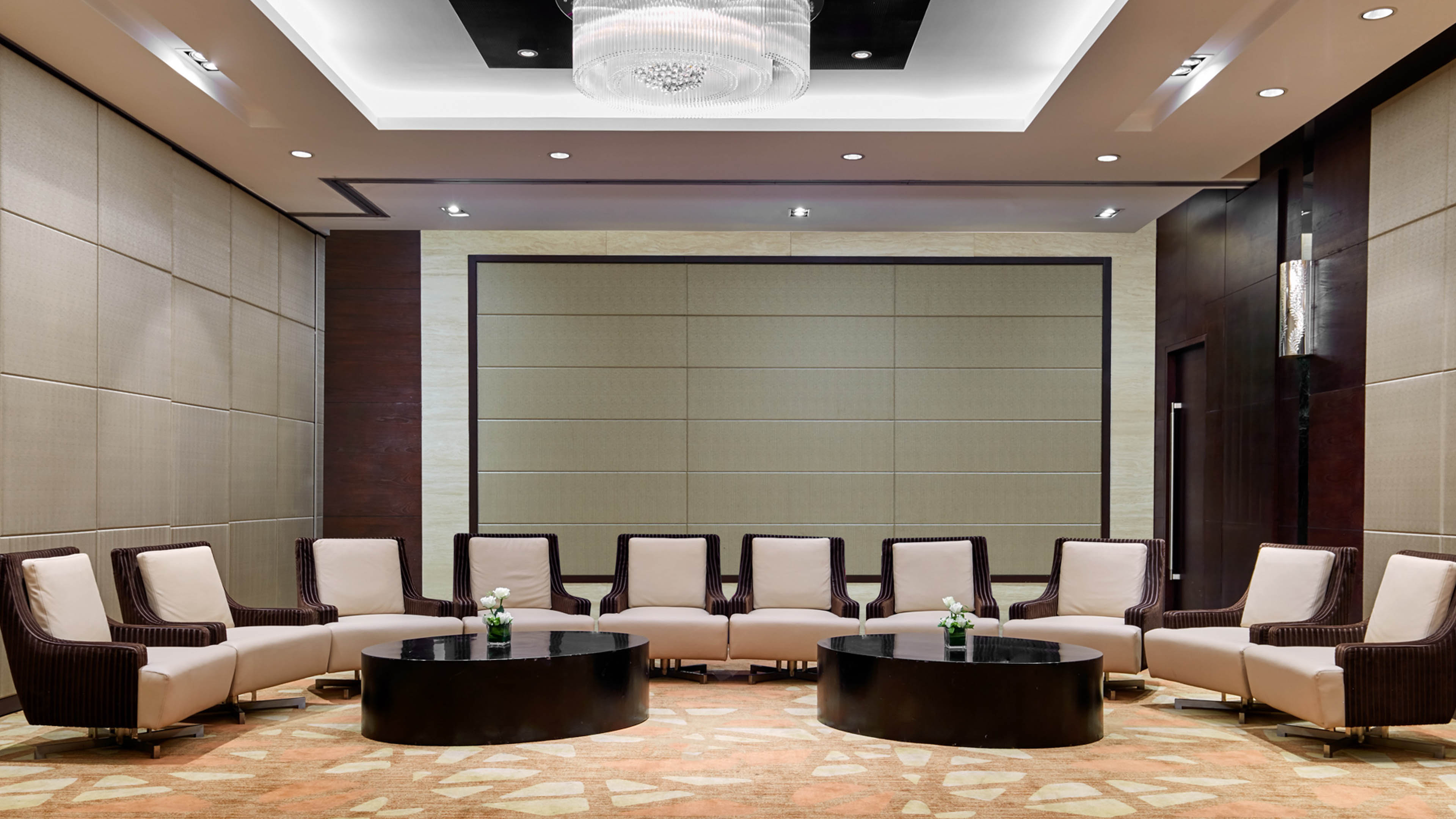 Intercontinental Beijing Beichen 70/81