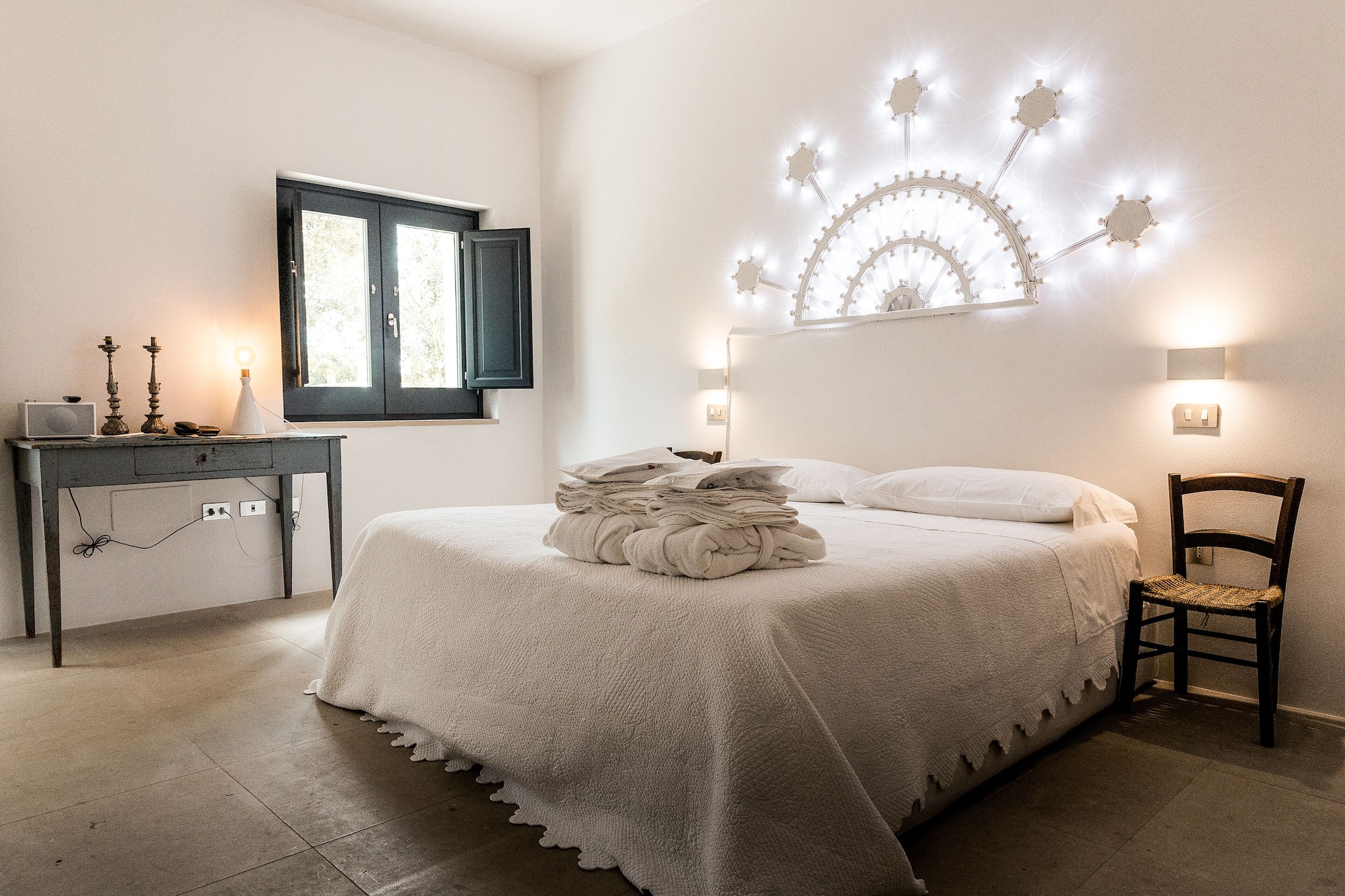 SUPERIOR, DOUBLE BED