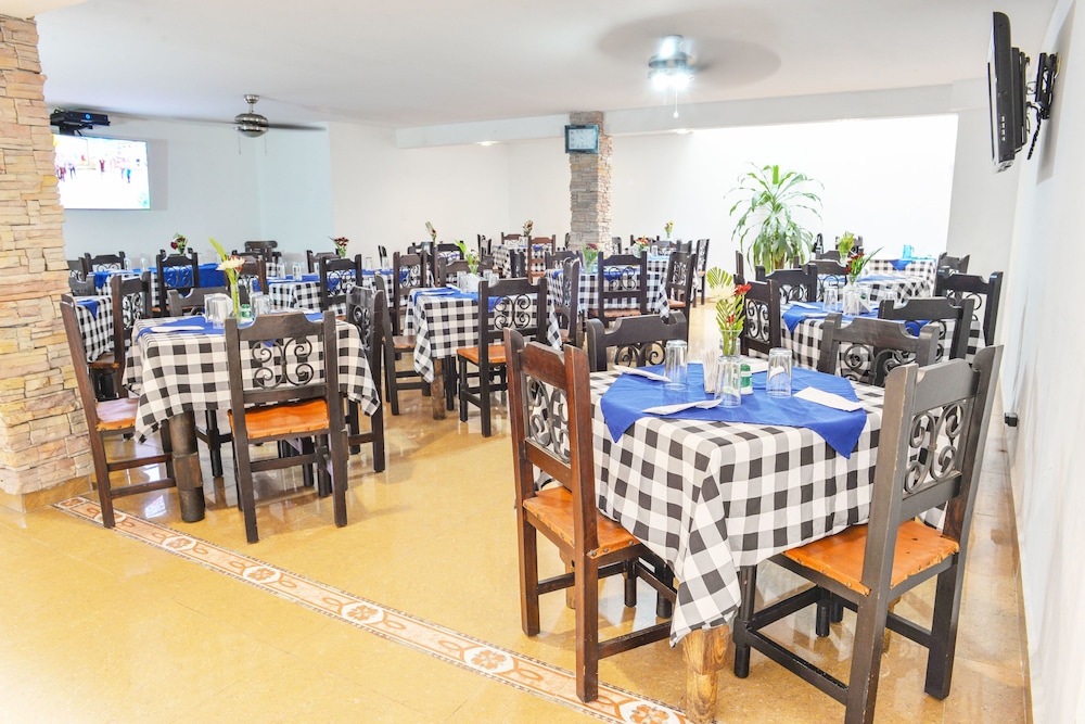 Thama Hotel 42/46