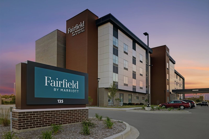 Fairfield Inn & Suites by Marriott Milwaukee Brookfield 2/23