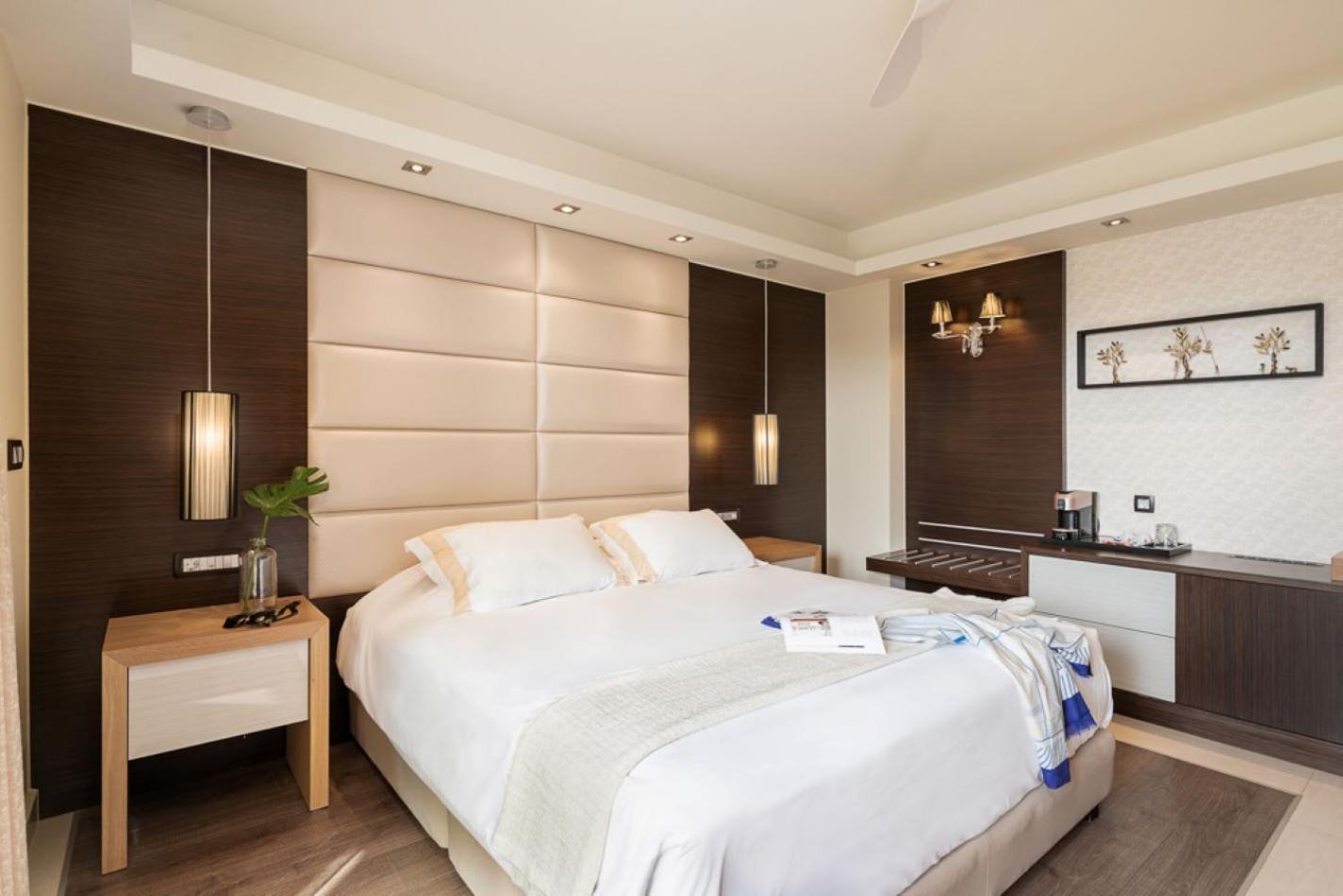 Luxury, Sea View