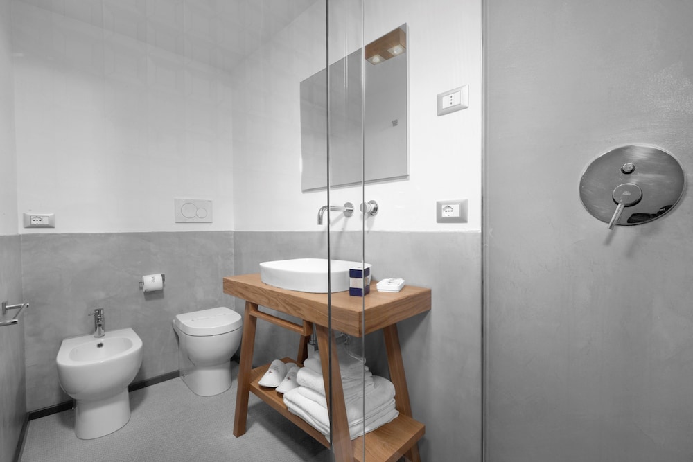 La Piazzetta Guest House 35/41