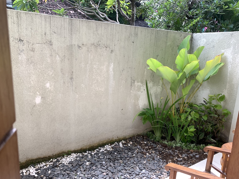 Kuta Suci Beach Hotel 39/43