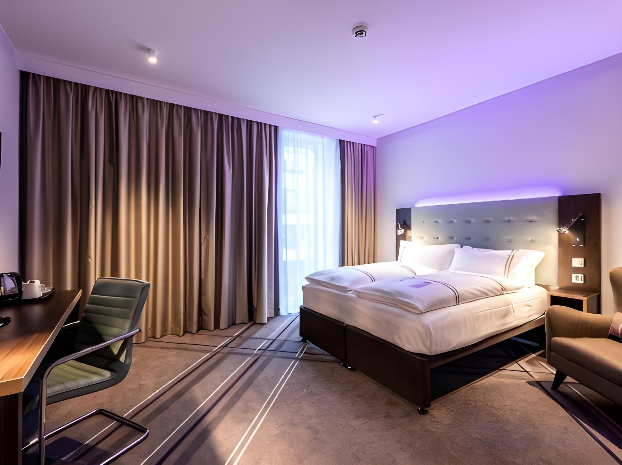 Wet, Double Bed, Accessible