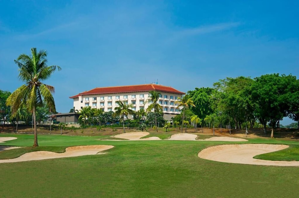 Puri KIIC Golf View Hotel 54/58