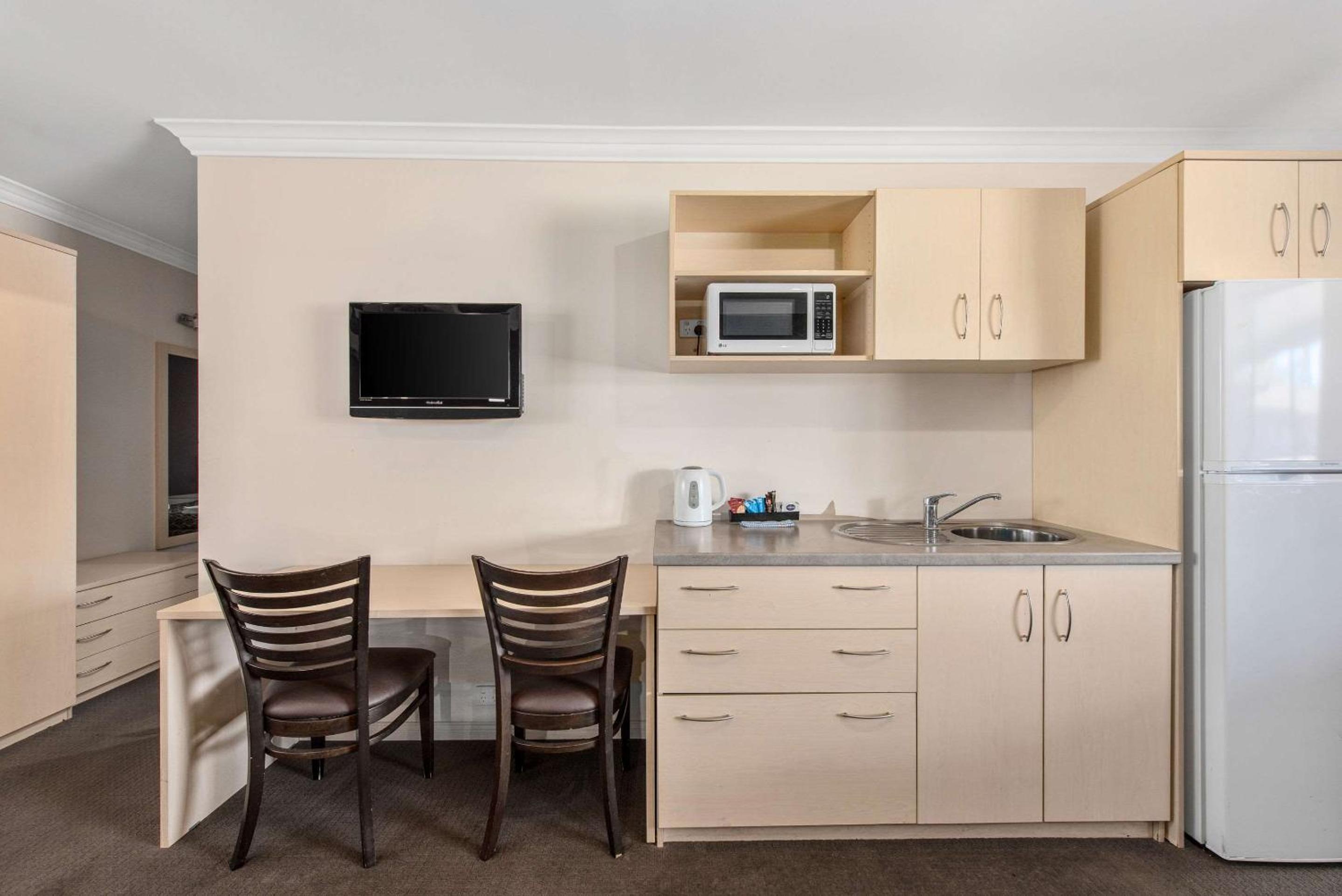Family, Suite, 3 Beds, Queen Bed