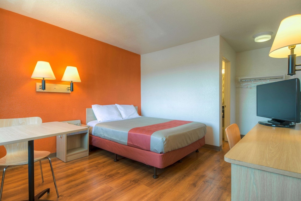 Motel6 San Ysidro, CA - San Diego Border 20/41