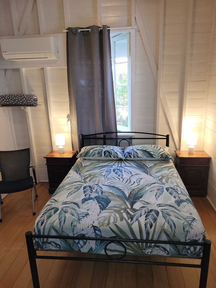 DELUXE, DOUBLE BED, GARDEN VIEW