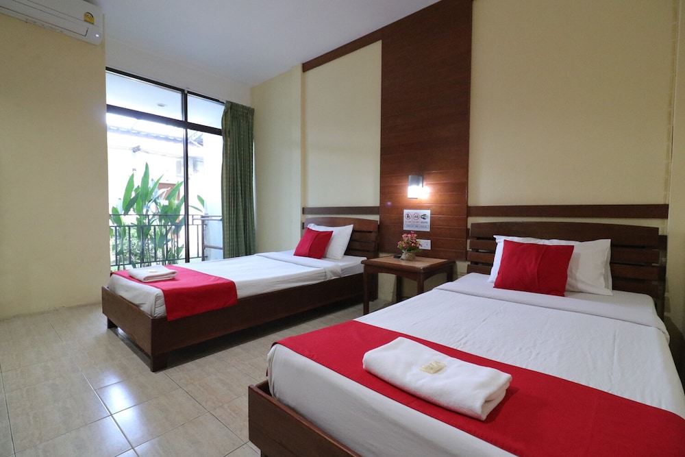 Deluxe, Twin Beds