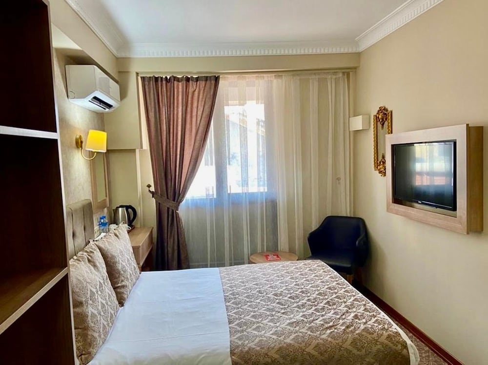 STANDARD, DOUBLE OR TWIN BED