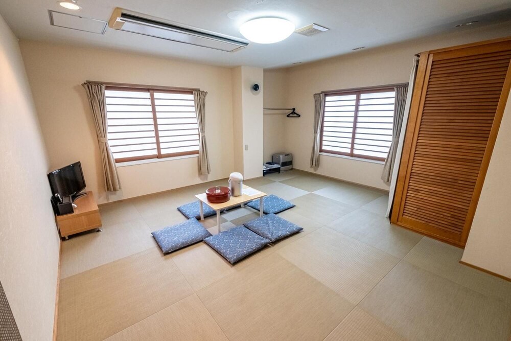 Kawaguchiko Station Inn 37/63