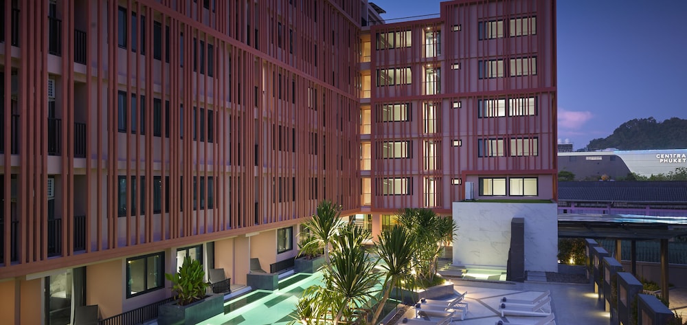 PRIME TOWN - Posh & Port Hotel PHUKET in Wichit