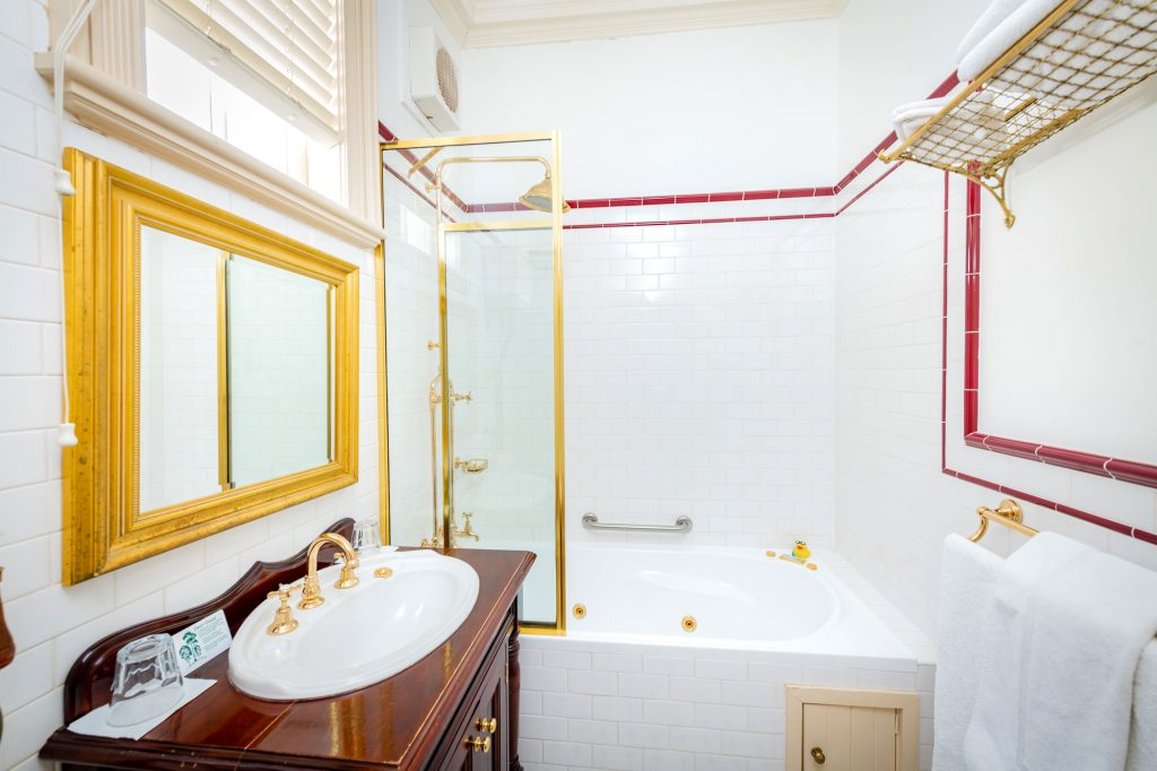Cobb & Co Court Boutique Hotel 29/29