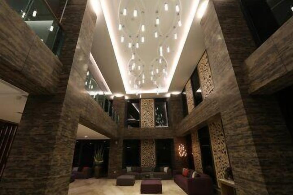Imperial Dynasty Boutique Hotel 5/20