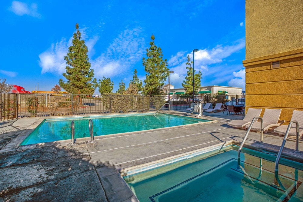 La Quinta Inn Suites Manteca Ripon 24/39