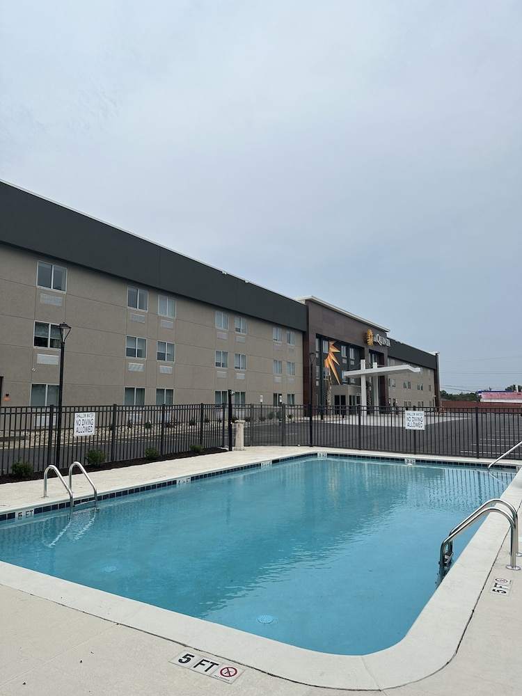 La Quinta Inn by Wyndham Columbia NE / Fort Jackson, SC 7/55