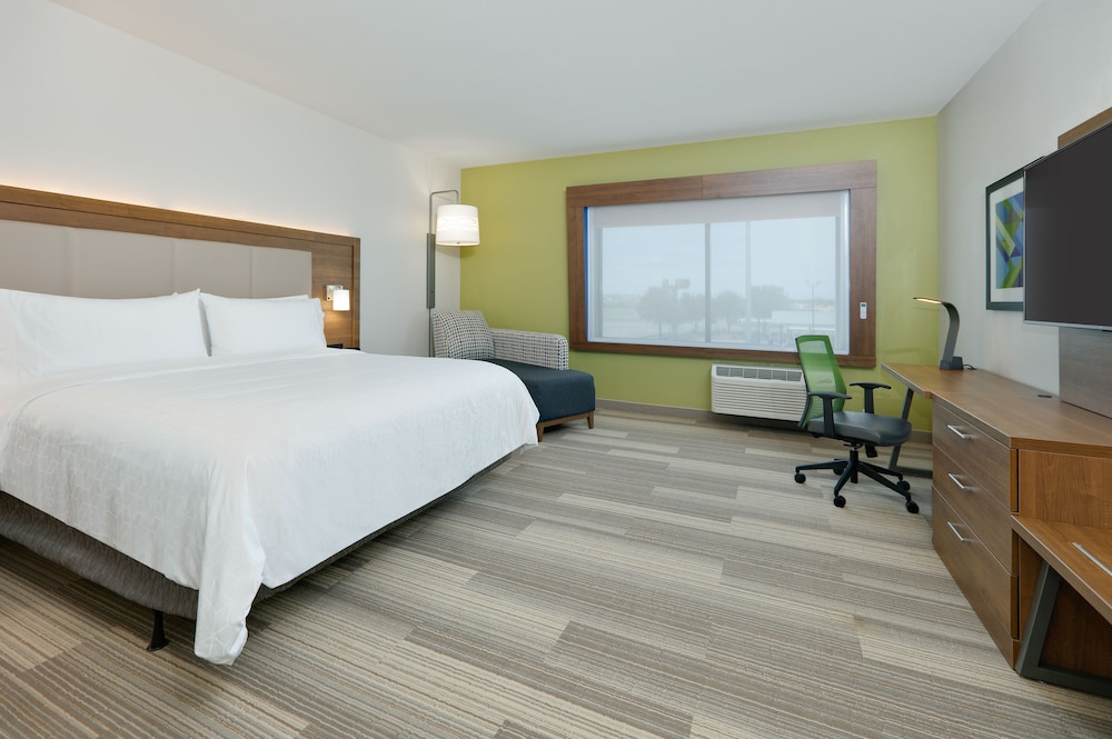 Holiday Inn Express & Suites Fort Worth North - Northlake 16/58