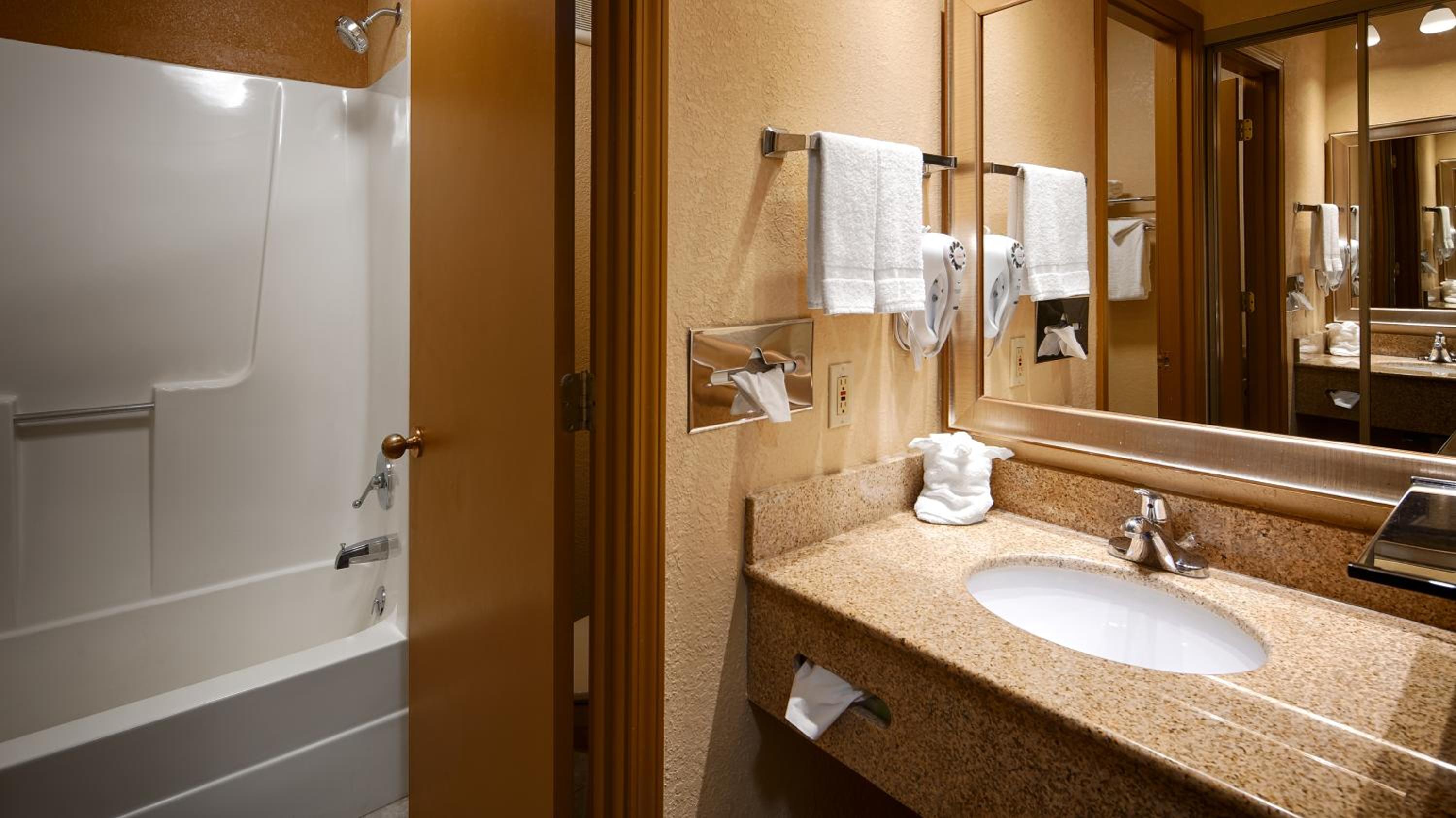 غرفة ديلوكس بسرير كينج، Best Western Martinsville Inn 8/10