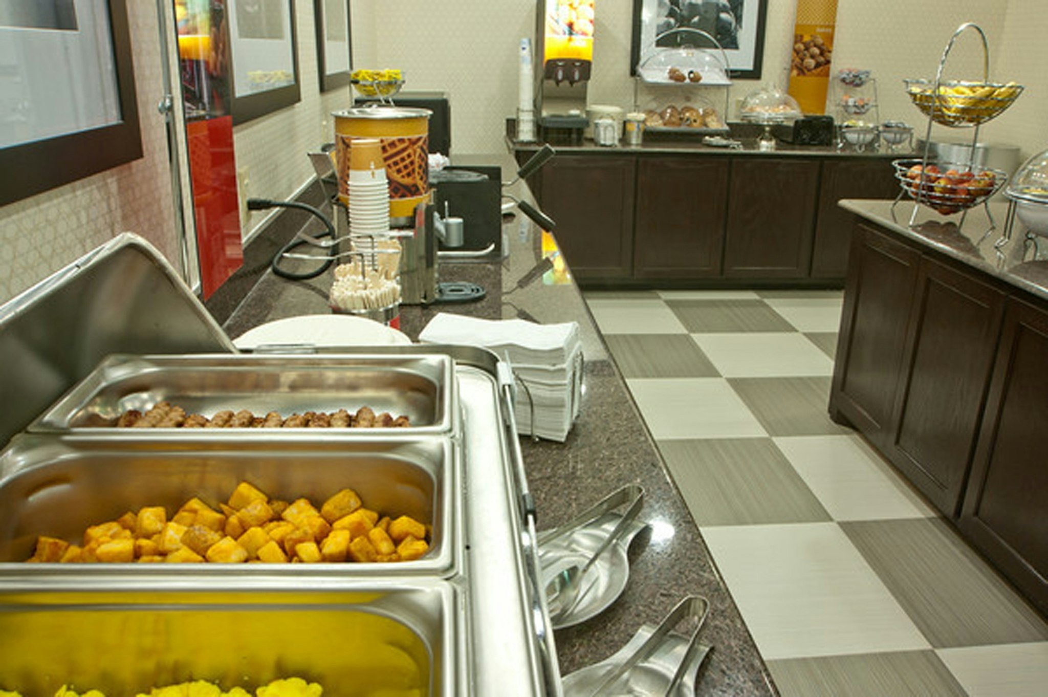 Hampton Inn and Suites Denison, TX 17/60
