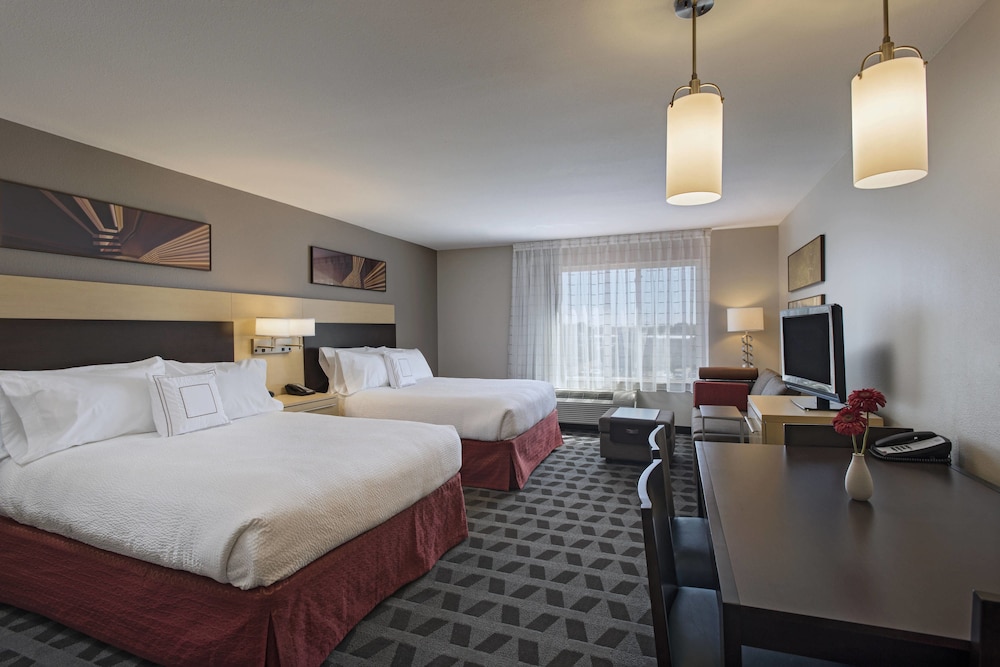 TownePlace Suites Fayetteville Cross Creek 8/35