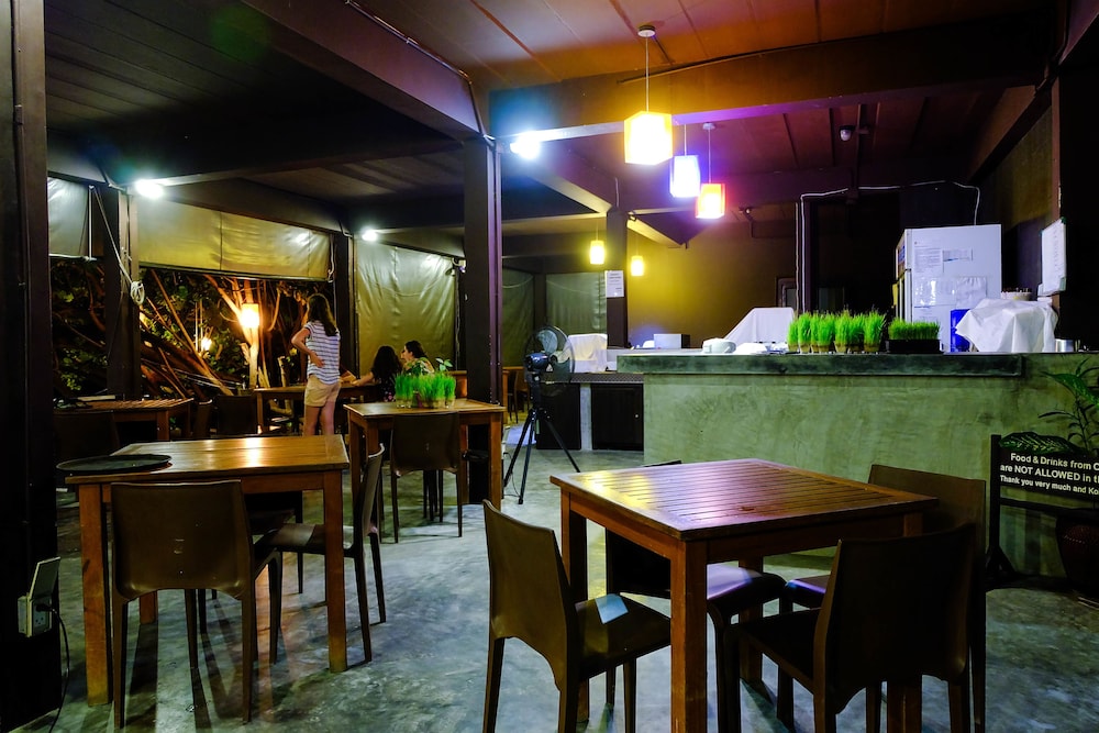 Lalune Beach Resort 18/36