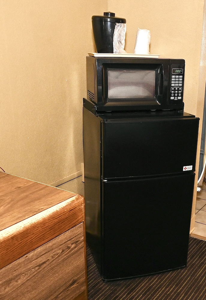 Fortune Inn And Suites Newport 8/50