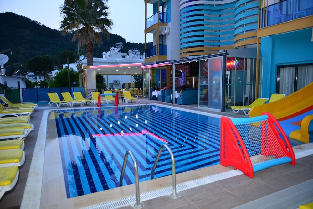 Alara Hotel 34/42