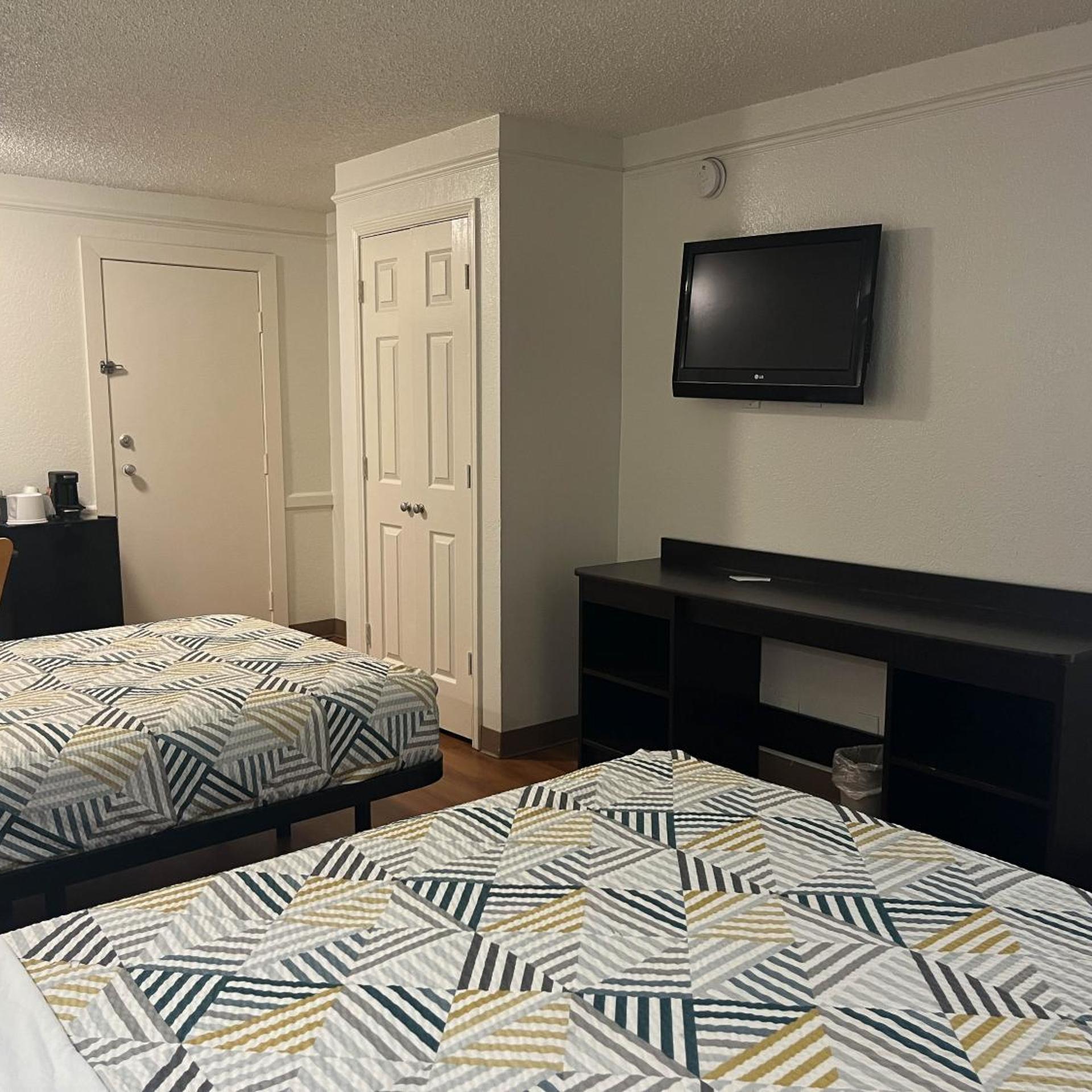 Studio6 Studio6 Suites Euless, TX – DFW West 33/48