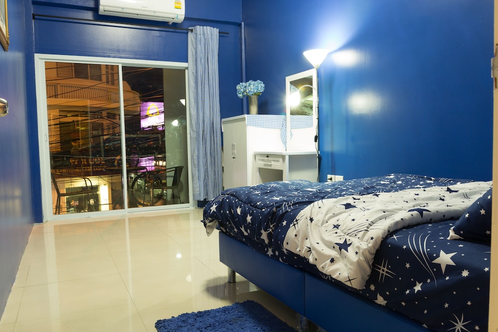 Iris Hostel 16/40