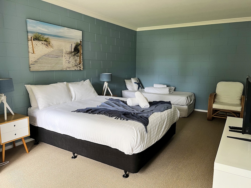 MCMILLANS OF METUNG RESORT 11/50