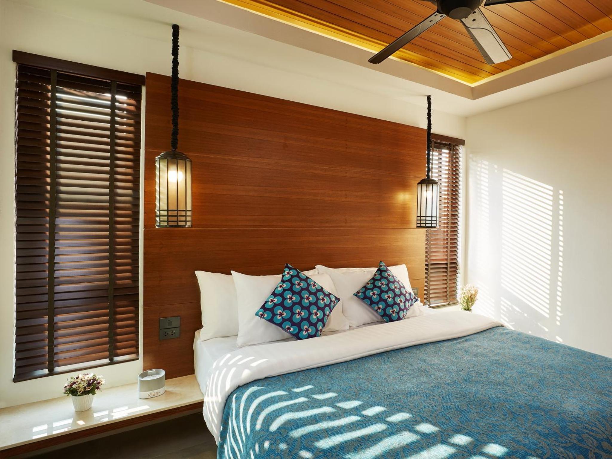 Villa, Pool Access