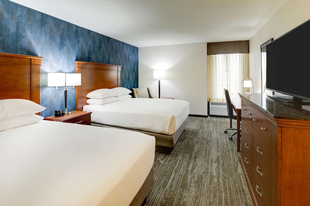 Drury Inn and Suites St Louis St Peters 11/50