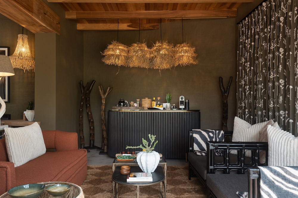 Lush Private Game Lodge 30/50