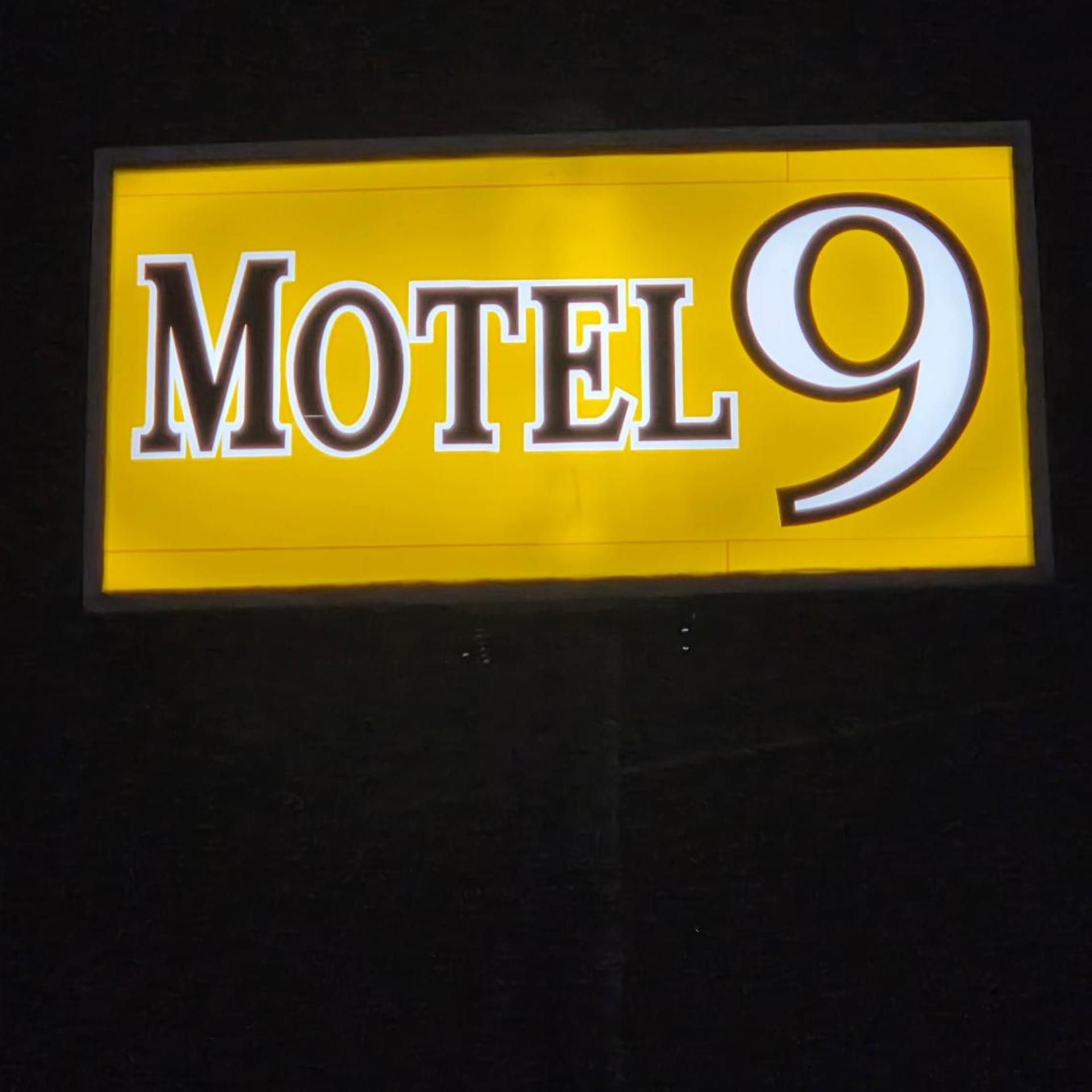 Motel 9 12/24