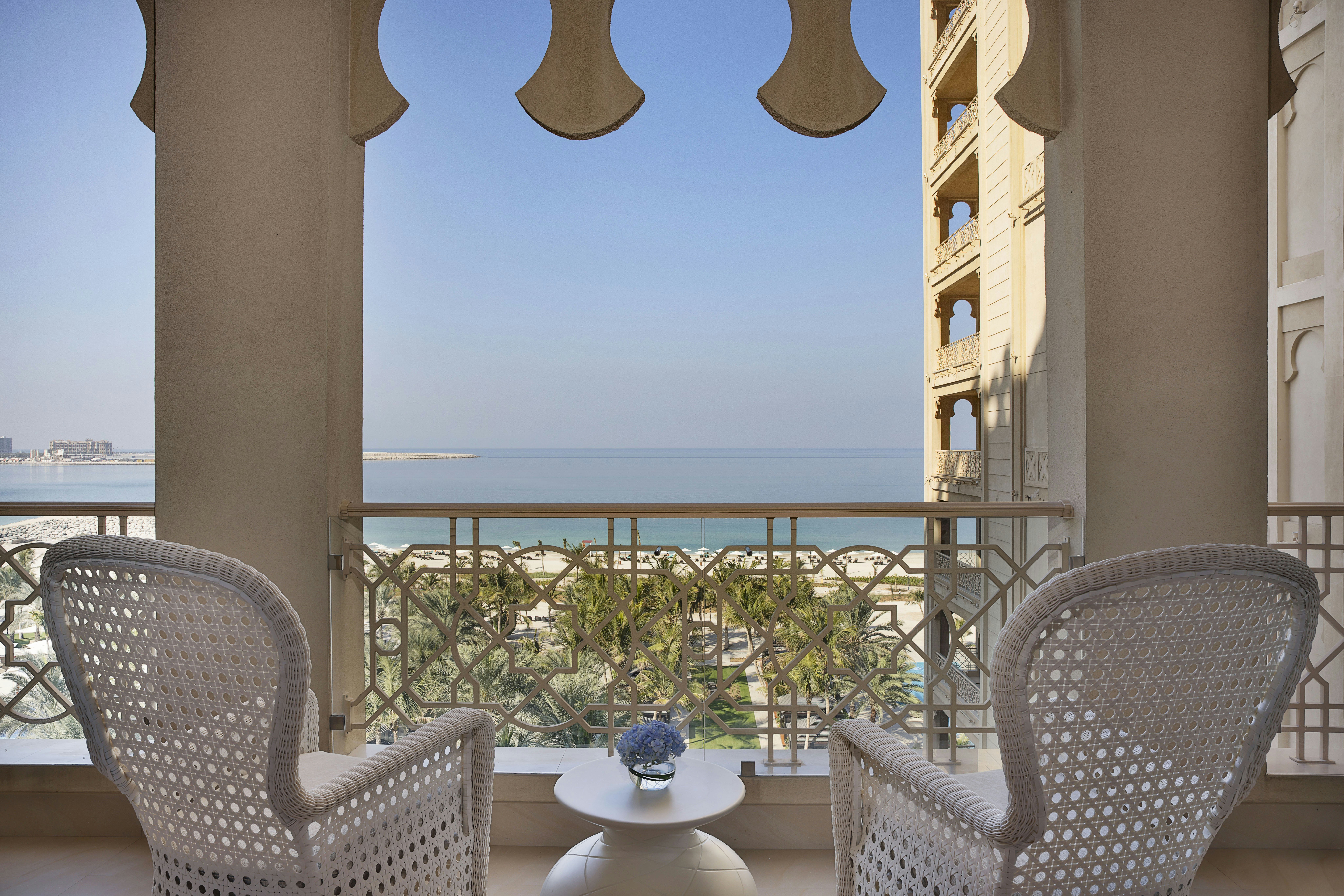 JUNIOR SUITE, KING BED, OCEAN VIEW