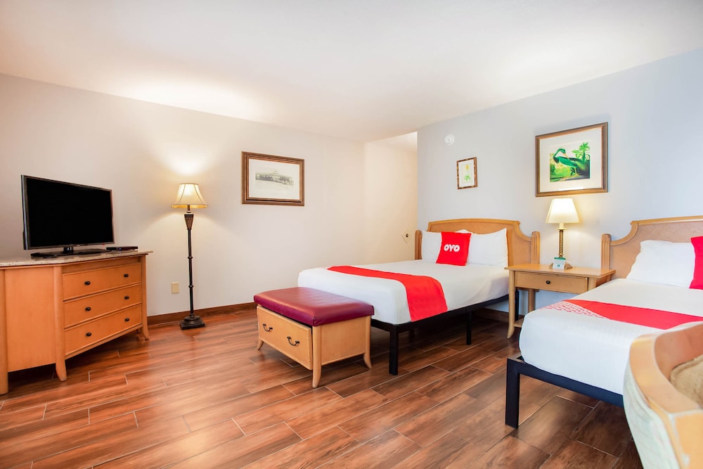 OYO Waterfront Hotel Cape Coral/Fort Myers, FL 26/51