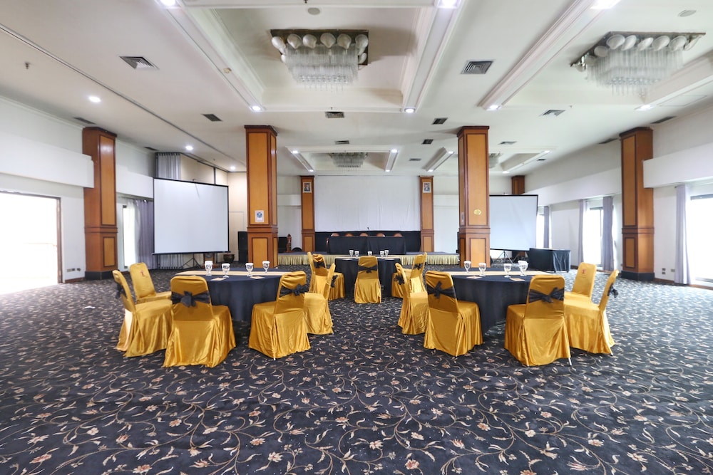 Kaisar Hotel 51/56
