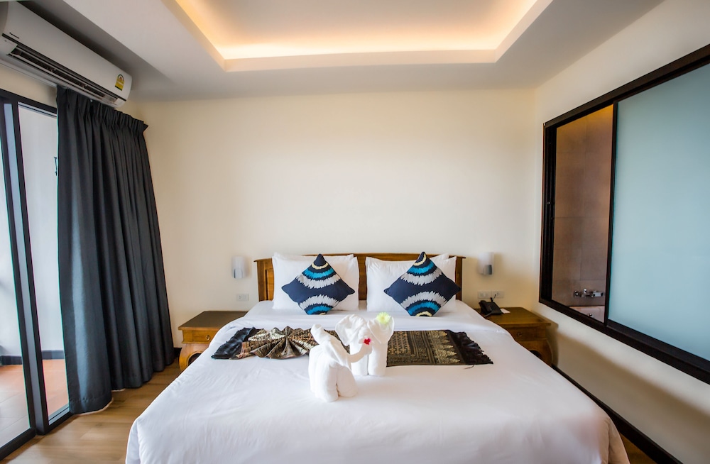 DELUXE, DOUBLE OR TWIN BED, SEA VIEW