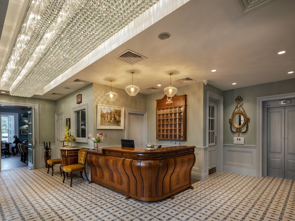 Avalon House Hotel 2/29