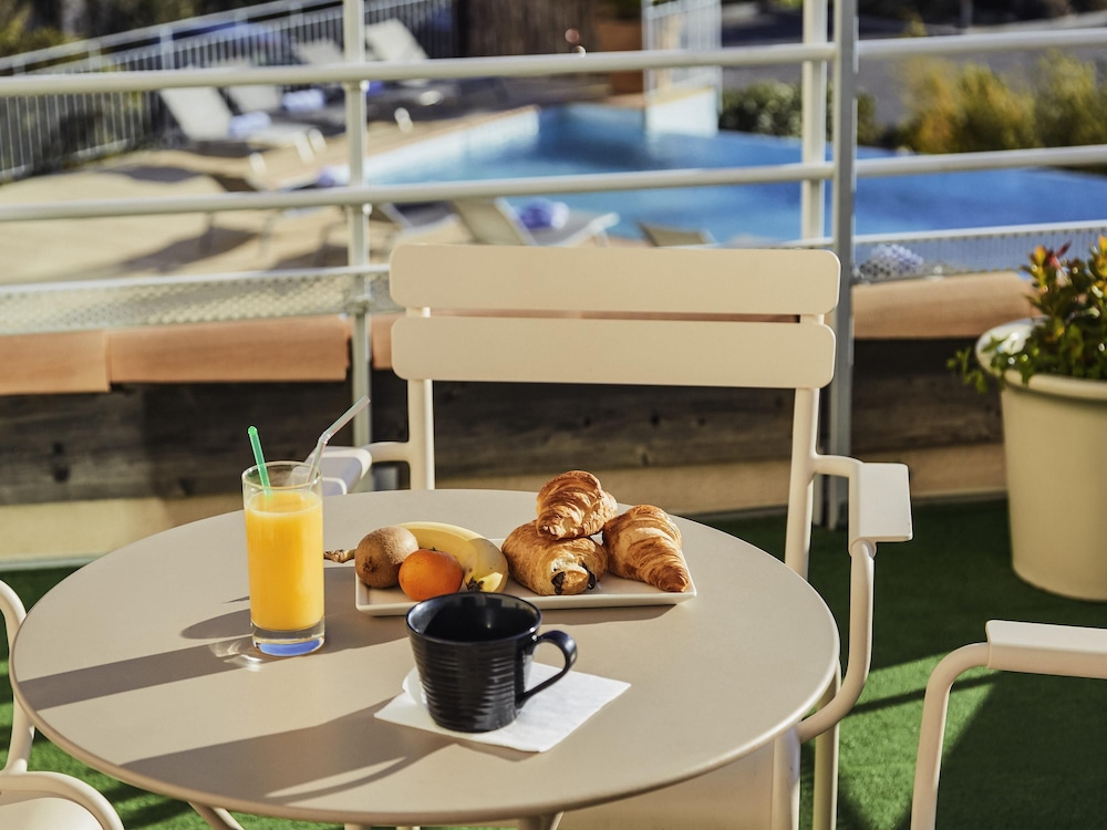 Ibis La Ciotat 58/74