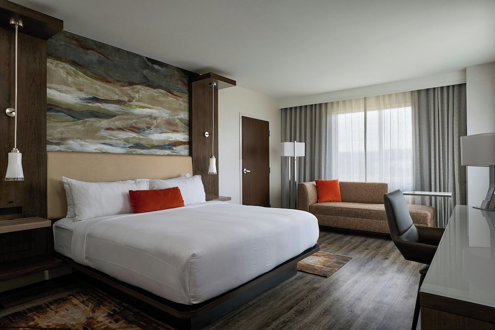 غرفة بسرير كينج بشرفة، Marriott Meadowview Conference Resort Convention Center 4/10