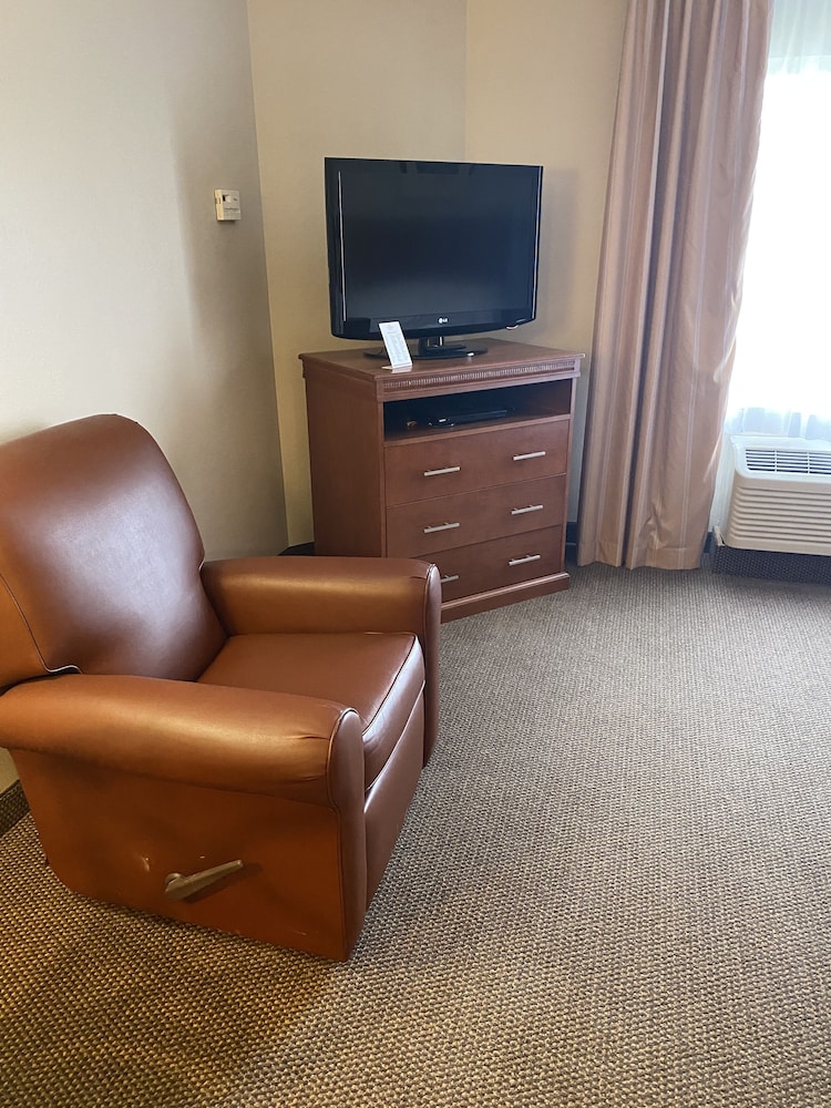 Candlewood Suites Williamsport 44/77