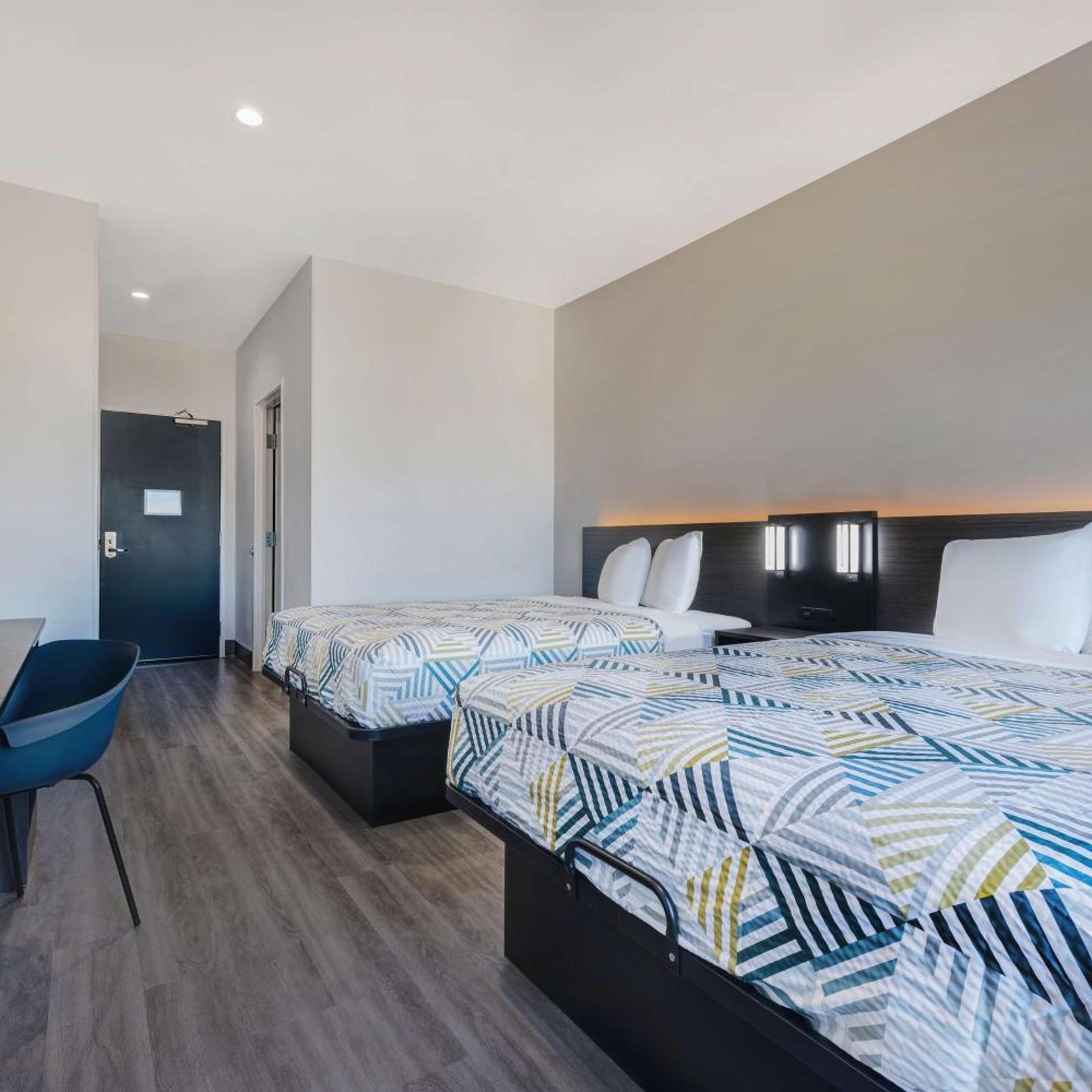 2 Queen Beds Hearing Accessible