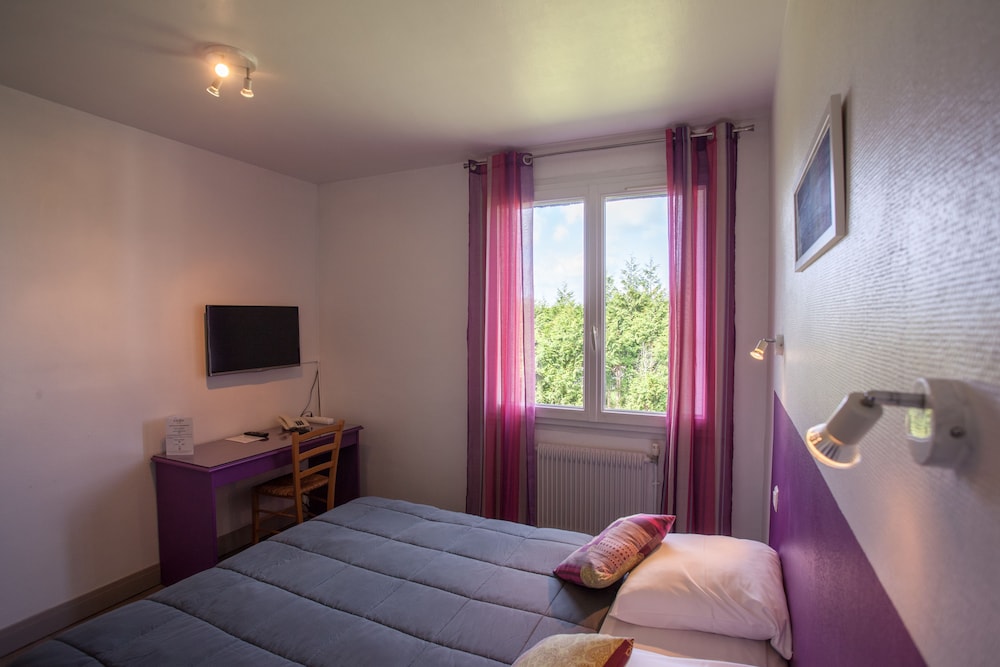COZY HOTEL 18/40