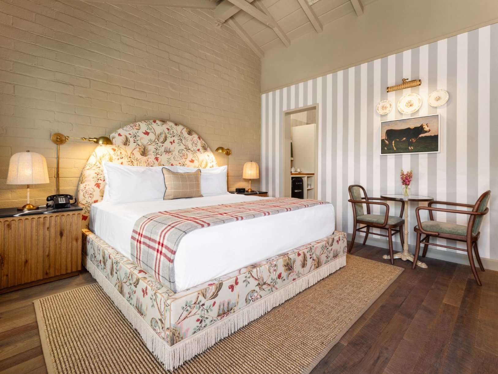 ROOM, KING BED
